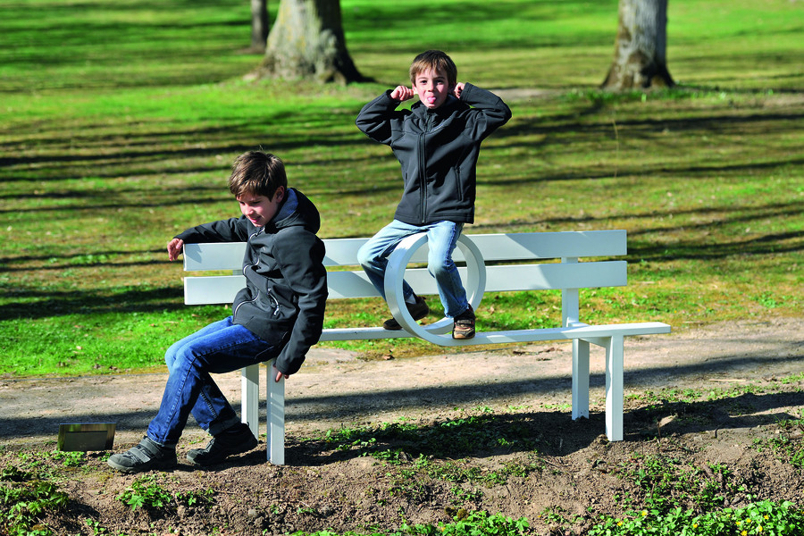 "Modified Social Bench #5" von Jeppe Hein, Robert-Jacobsen-Preisträger 2012