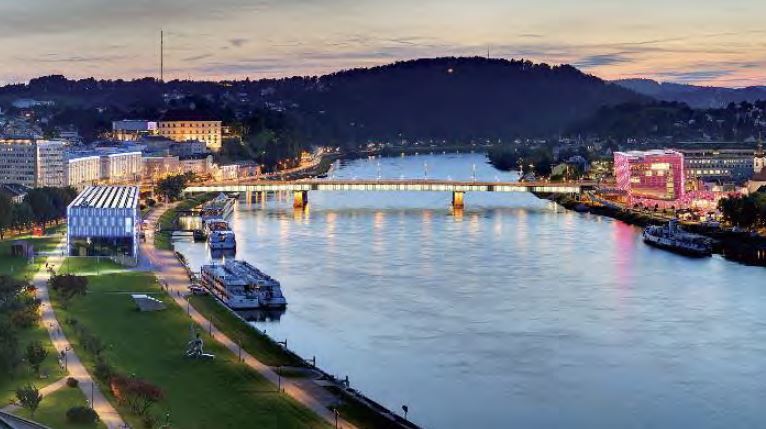Ansicht Donau bei Abenddämmerung