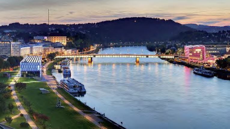 Ansicht Donau bei Abenddämmerung